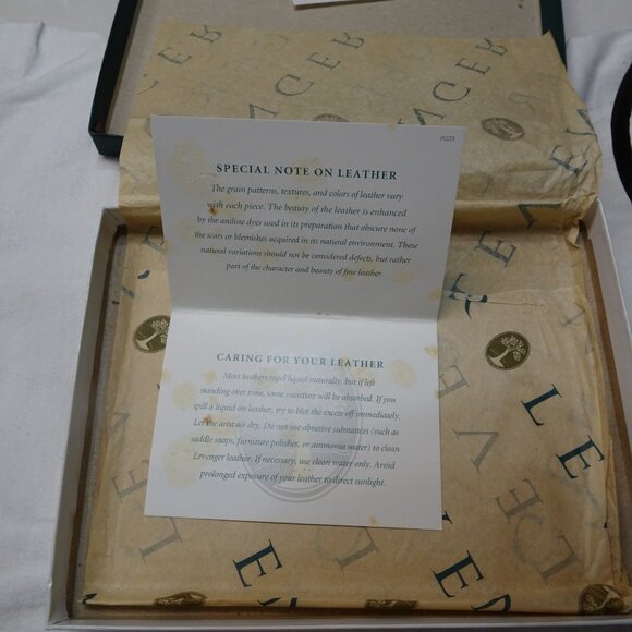 Levenger Leather Freeleaf Pad Backer Doctor's Pad - Picture 5 of 10